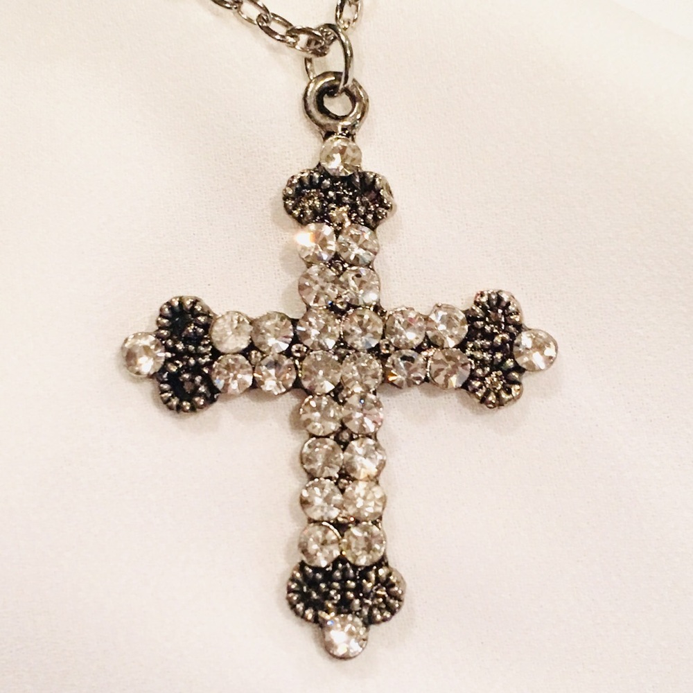 BEAUTIFUL & DELICATE BUDDED CROSS W/WHITE CRYSTALS